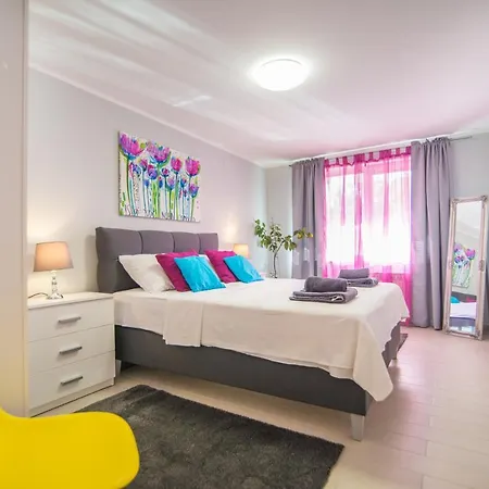 Canaria Apartment *