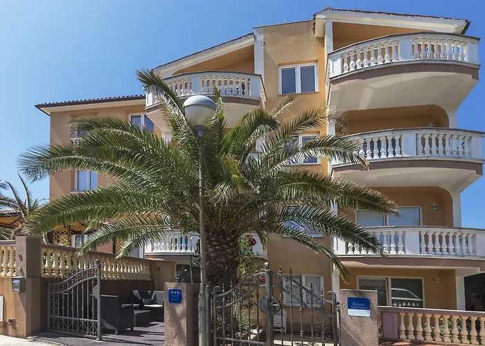 Canaria Apartman *